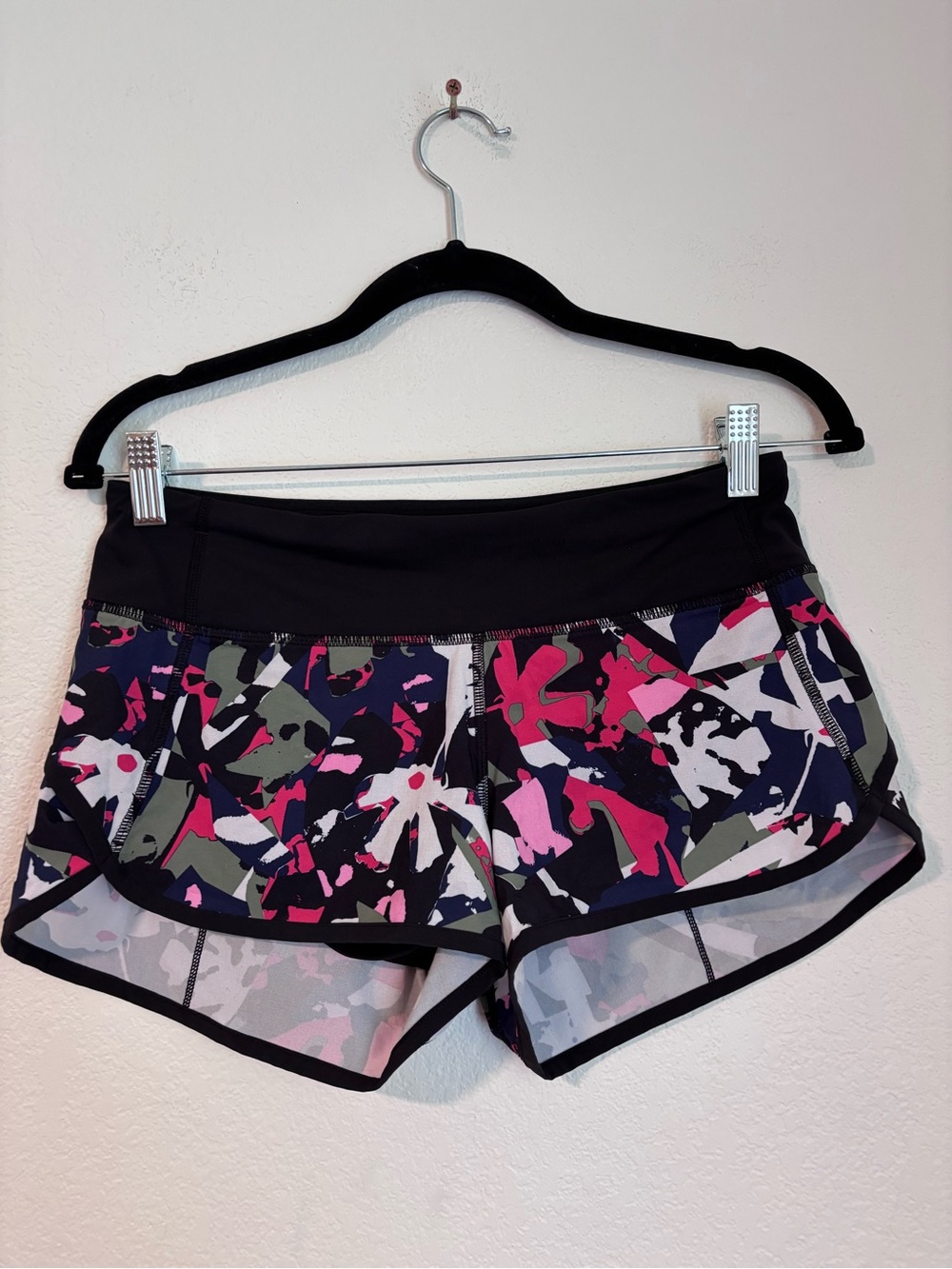 Lululemon Speed Up Shorts Floral Pattern Size 4
